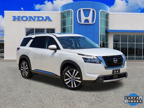 2022 Nissan Pathfinder Platinum