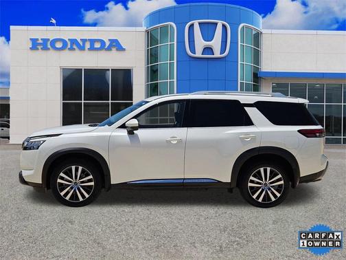 2022 Nissan Pathfinder Platinum