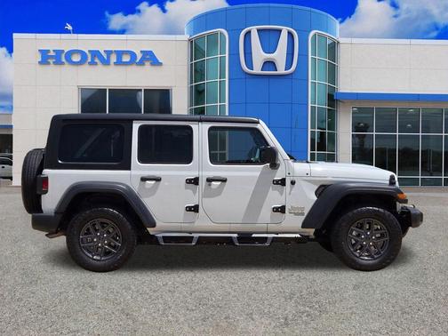 Bright White Clearcoat 2020 Jeep Wrangler Unlimited Sport