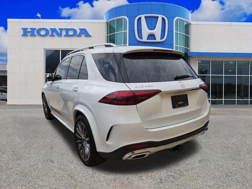Polar White 2026 Mercedes-Benz GLE 450 4MATIC
