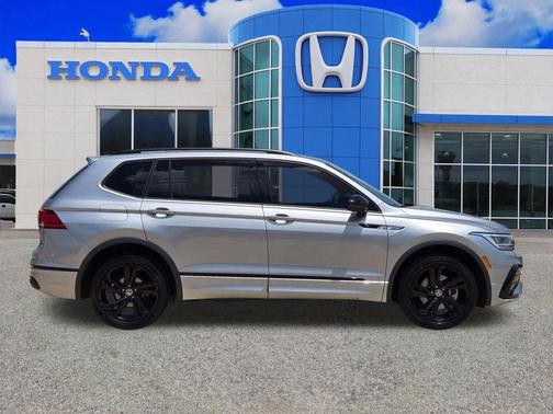 Pyrite Silver Metallic 2024 Volkswagen Tiguan 2.0T SE R-Line Black
