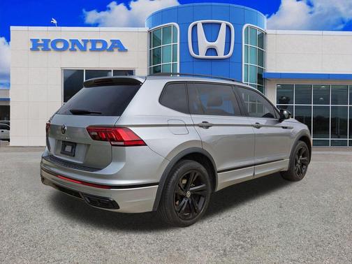 Pyrite Silver Metallic 2024 Volkswagen Tiguan 2.0T SE R-Line Black