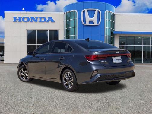 Gravity Gray 2023 Kia Forte LXS