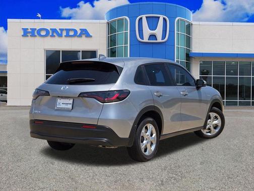 Lunar Silver Metallic 2025 Honda HR-V LX