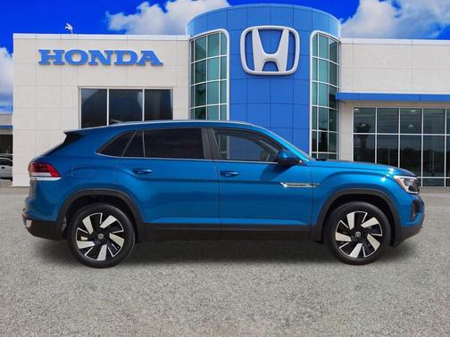 Kingfisher Blue 2024 Volkswagen Atlas Cross Sport 2.0T SE w/Technology