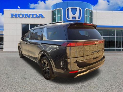 2023 Kia Carnival SX