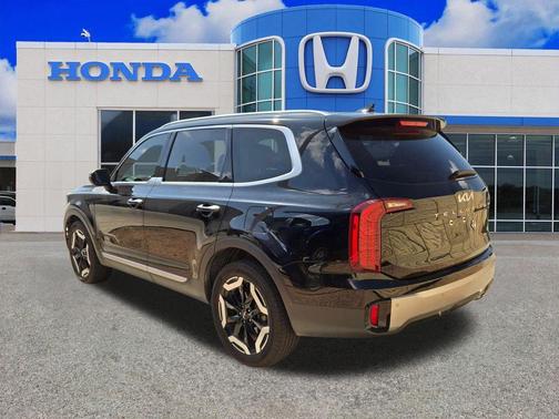 Ebony Black 2023 Kia Telluride S