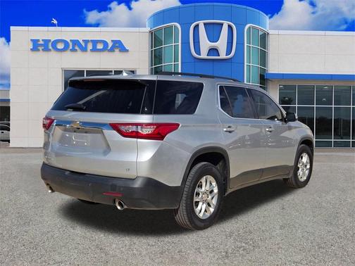 2020 Chevrolet Traverse LT Cloth