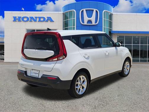 2022 Kia Soul LX
