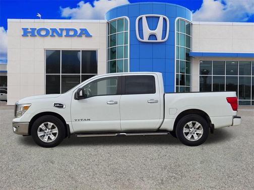 2017 Nissan Titan SV