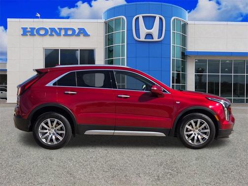 2021 Cadillac XT4 Premium Luxury