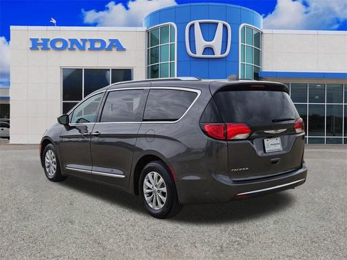 2019 Chrysler Pacifica Touring-L