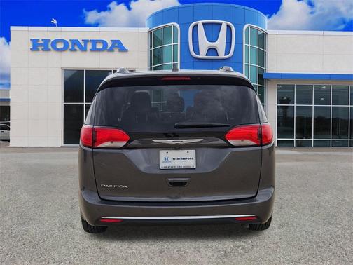 2019 Chrysler Pacifica Touring-L