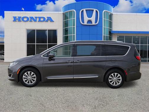 2019 Chrysler Pacifica Touring-L