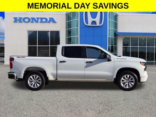 Summit White 2023 Chevrolet Silverado 1500 Custom