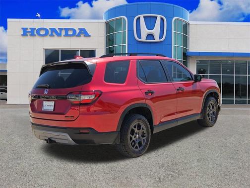 2023 Honda Pilot TrailSport