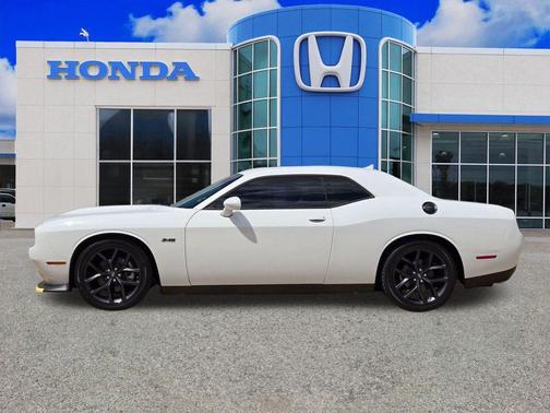 White Knuckle Clearcoat 2023 Dodge Challenger R/T