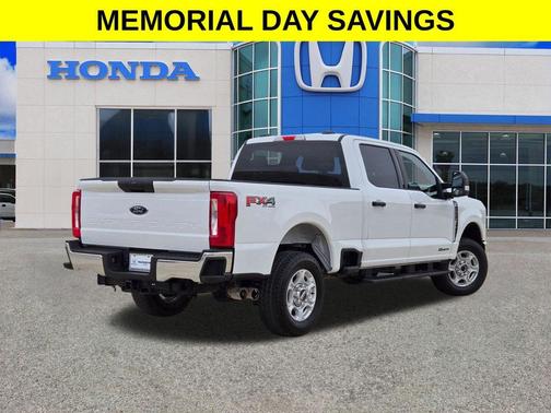 Oxford White 2025 Ford F-250 XLT