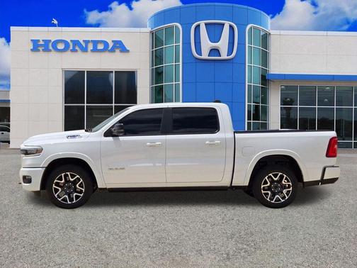 Bright White Clearcoat 2025 RAM 1500 Laramie