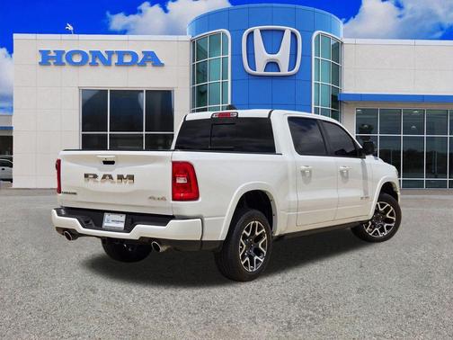 Bright White Clearcoat 2025 RAM 1500 Laramie