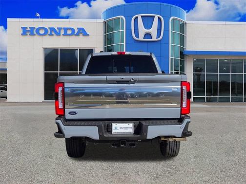 2025 Ford F-250 Platinum