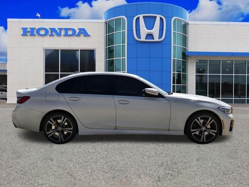 Alpine White 2021 BMW 330e 330e