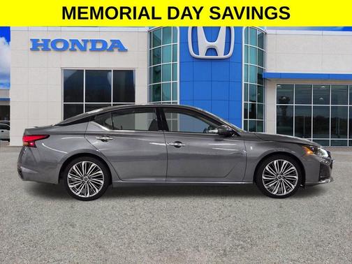 Gun Metallic 2023 Nissan Altima 2.5 SL