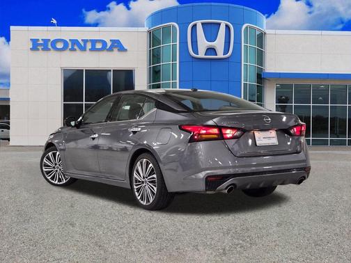 Gun Metallic 2023 Nissan Altima 2.5 SL