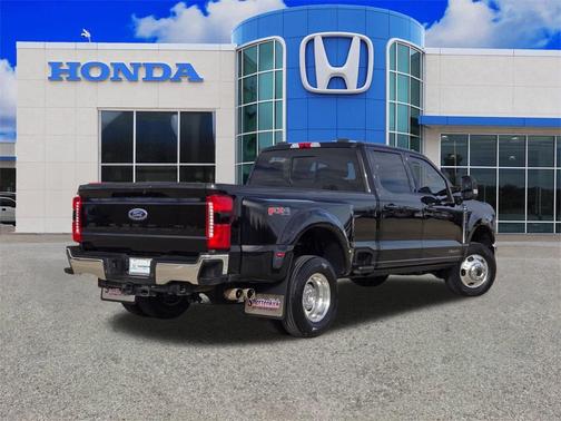 2024 Ford F-350 Lariat Super Duty