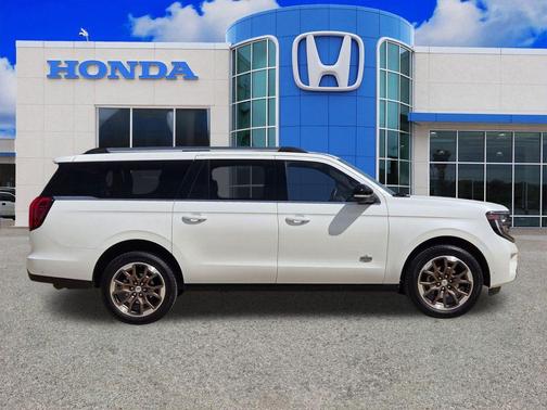 Star White 2025 Ford Expedition Max King Ranch