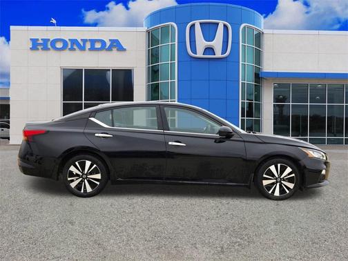 2021 Nissan Altima 2.5 SV