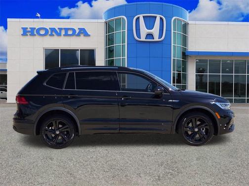 2024 Volkswagen Tiguan 2.0T SE R-Line Black