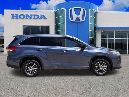 Shoreline Blue Pearl 2018 Toyota Highlander XLE