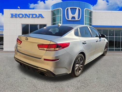2020 Kia Optima LX