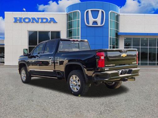 Black 2024 Chevrolet Silverado 2500 High Country