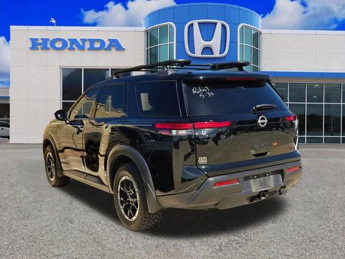 Black 2024 Nissan Pathfinder Rock Creek