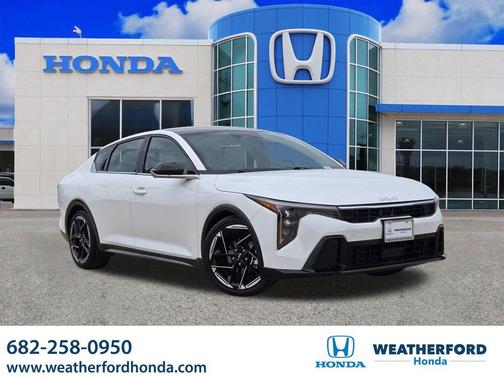Snow White Pearl 2025 Kia K4 GT-Line