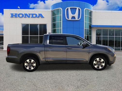 Modern Steel Metallic 2017 Honda Ridgeline RTL-T