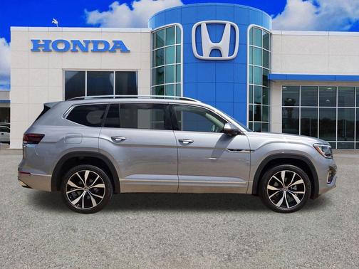 Silver Mist Metallic 2025 Volkswagen Atlas 2.0T SEL Premium R-Line