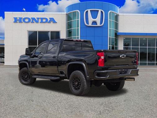 Black 2024 Chevrolet Silverado 2500 ZR2