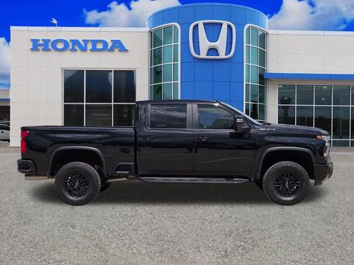 Black 2024 Chevrolet Silverado 2500 ZR2