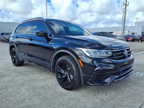 2024 Volkswagen Tiguan SE R-Line Black