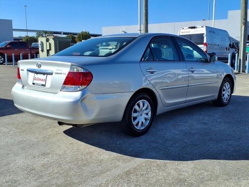 2005 Toyota Camry Standard