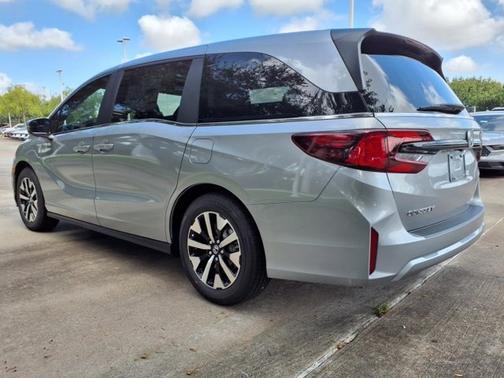 Solar Silver Metallic 2026 Honda Odyssey EX-L