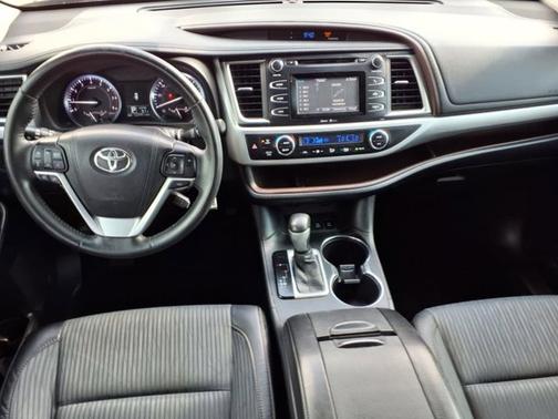 2015 Toyota Highlander LE Plus V6