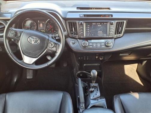 2018 Toyota RAV4 SE