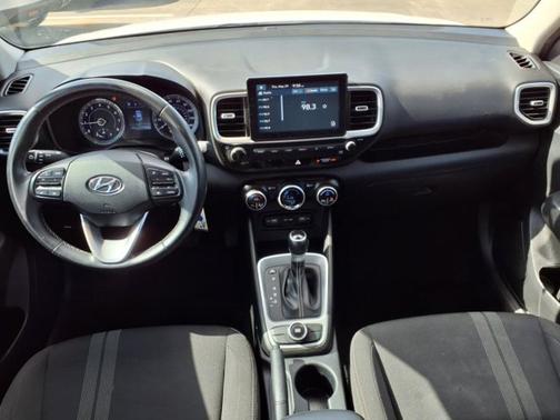 2022 Hyundai VENUE SEL
