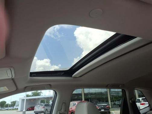 Platinum White Pearl 2026 Honda CR-V EX