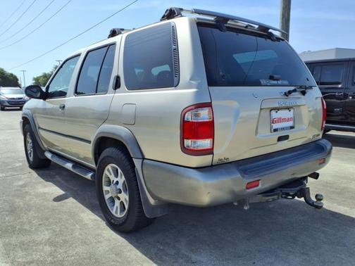 2001 Nissan Pathfinder LE