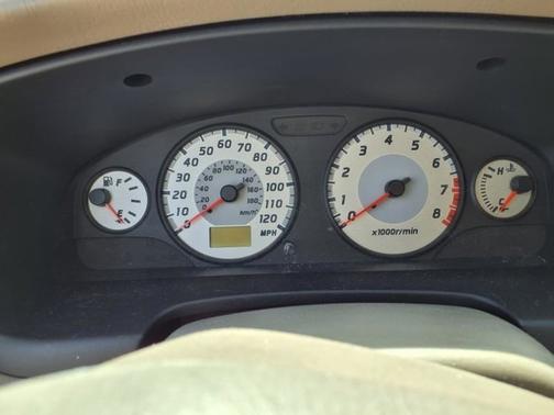 2001 Nissan Pathfinder LE